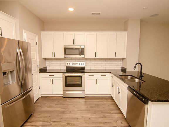 4th image of 5026 Isabella Ln