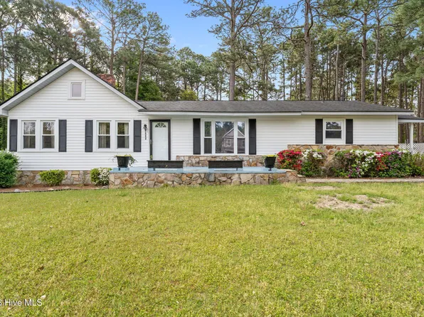 1335 N Ridge Street, Southern Pines, NC 28387