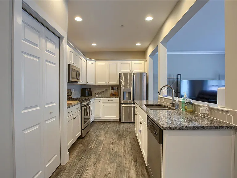 1747 Shady Ln — Photo 9