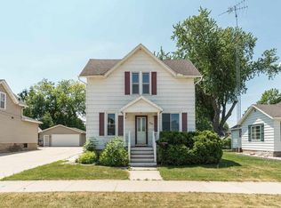 719 E Main St, Waupun, WI 53963