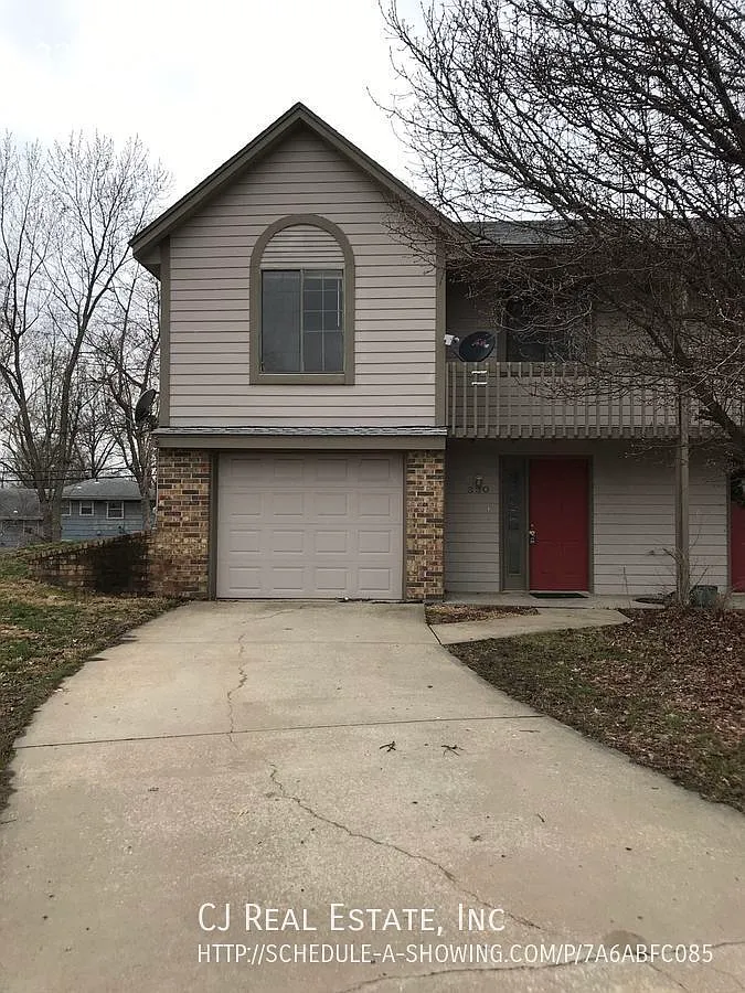 2 bed, $1,295 — Photo 1
