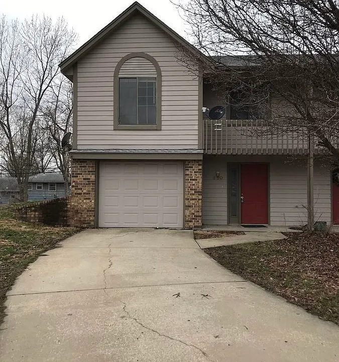 330 NW Gibson