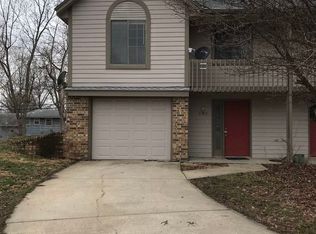 330 NW Gibson Rd, Lees Summit, MO 64063