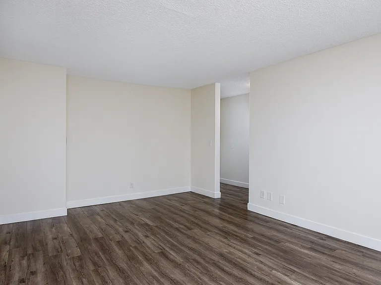 6021 Carlton Way — Photo 19