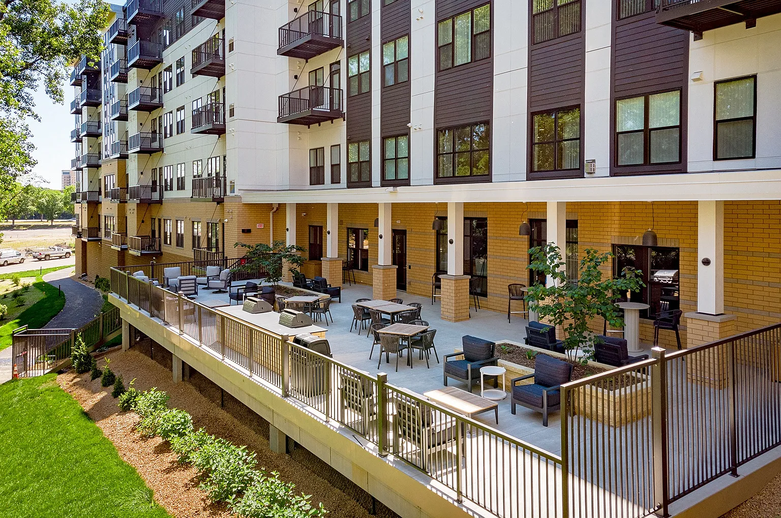 Bren Road Station 55+ Apartments — Photo 2