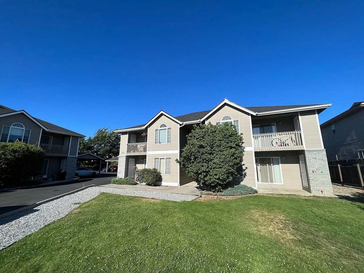 1362 Brown St — Photo 1