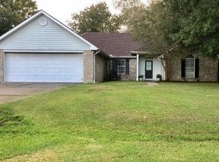 106 Leggett Dr, Lafayette, LA 70508