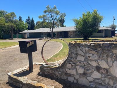 1111 W Kearney Blvd, Fresno, CA, 93706