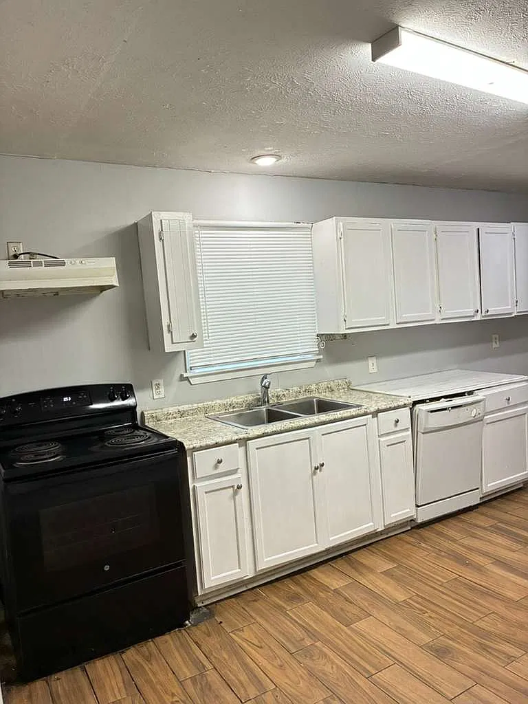4 bed, 1635 sqft, $1,550 — Photo 2