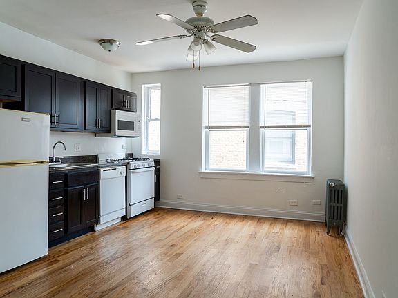 3rd image of 4119 N Kenmore Ave #212-1B