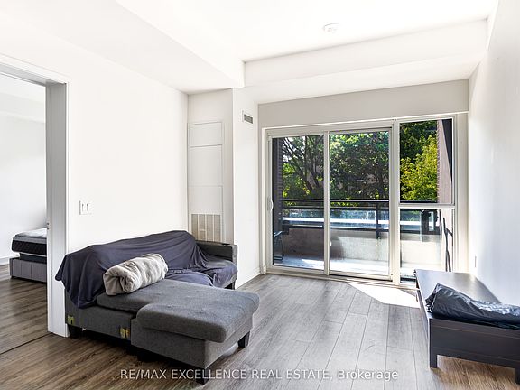 5th image of 25 Neighbourhood Ln #507