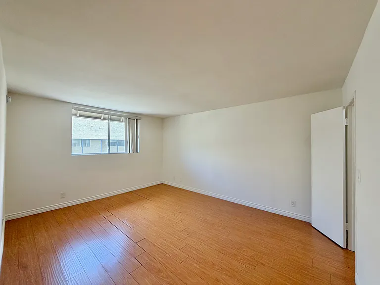 14141 Dickens St #311 — Photo 14