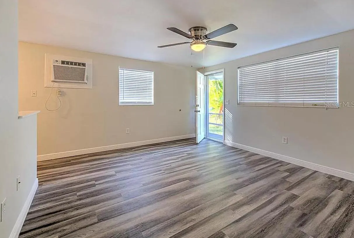 2 bed, 650 sqft, $1,600 — Photo 4