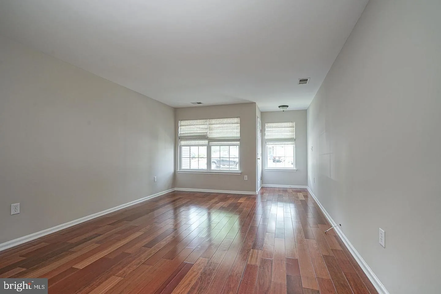 3 bed, 2.5 bath, 2163 sqft, $3,500 — Photo 4