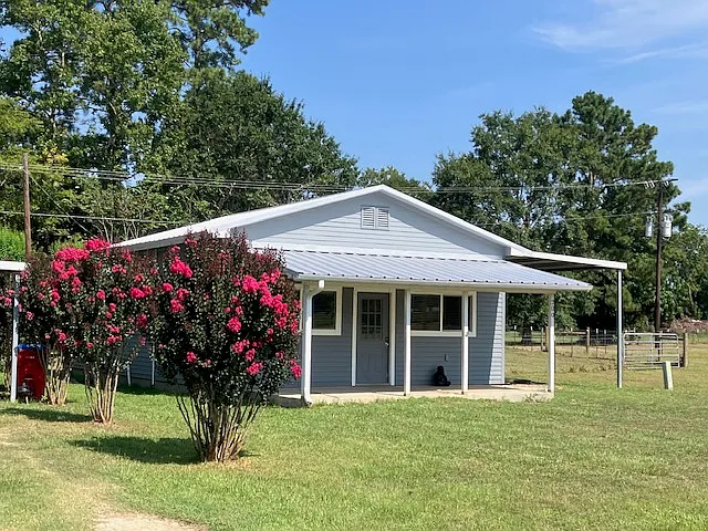 200 Ritchey Rd — Photo 1