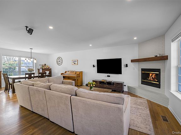 2nd image of 209 Neuton Avenue