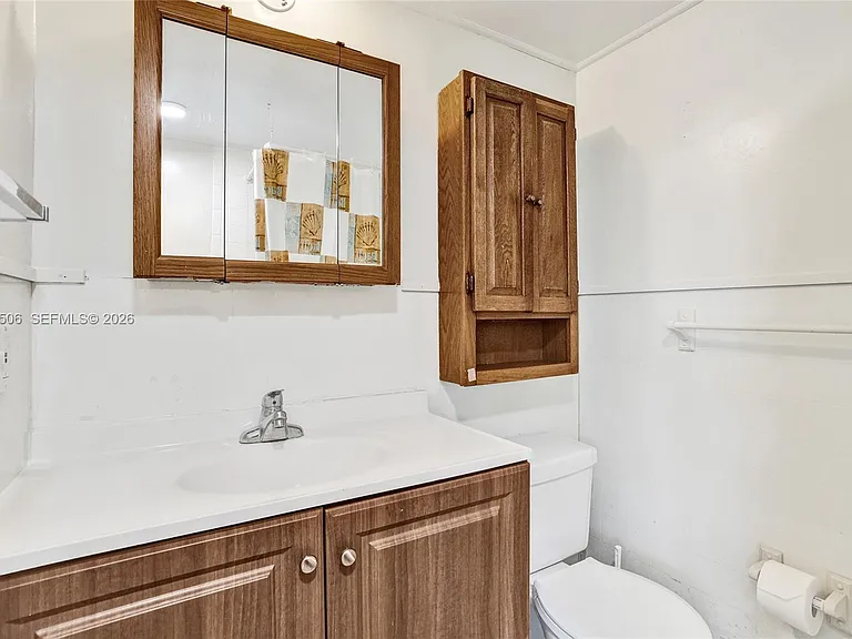 2420 SW 16th St — Photo 35