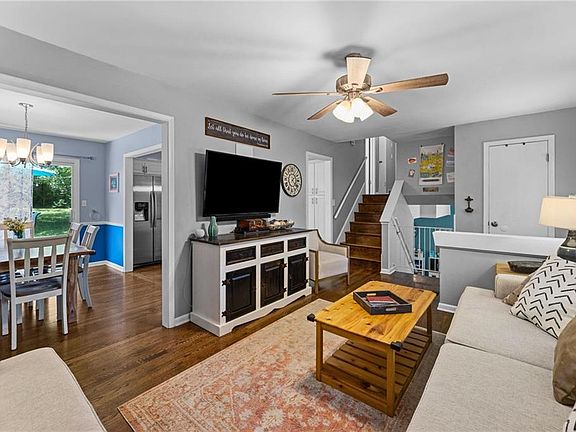 4th image of 9602 Eby St