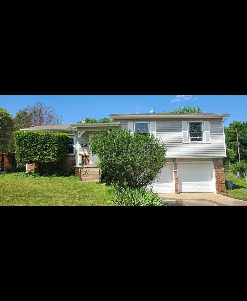 1445 E Denton Ave — Photo 1