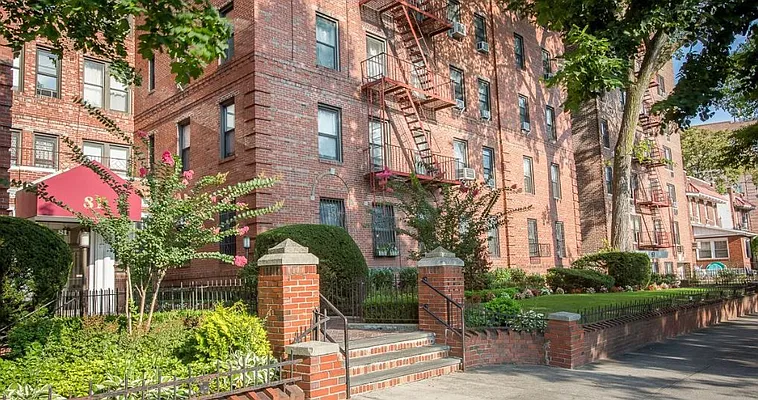 Sold by Warburg | media 3