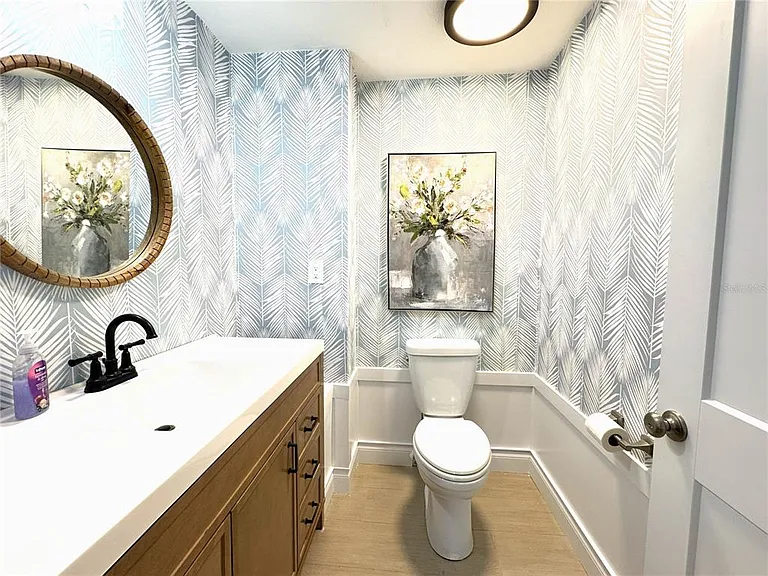 1004 SE 5th Ave — Photo 28