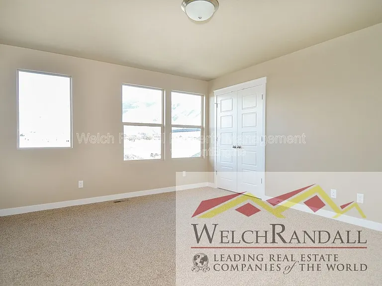 2433 Wellington Ave — Photo 11