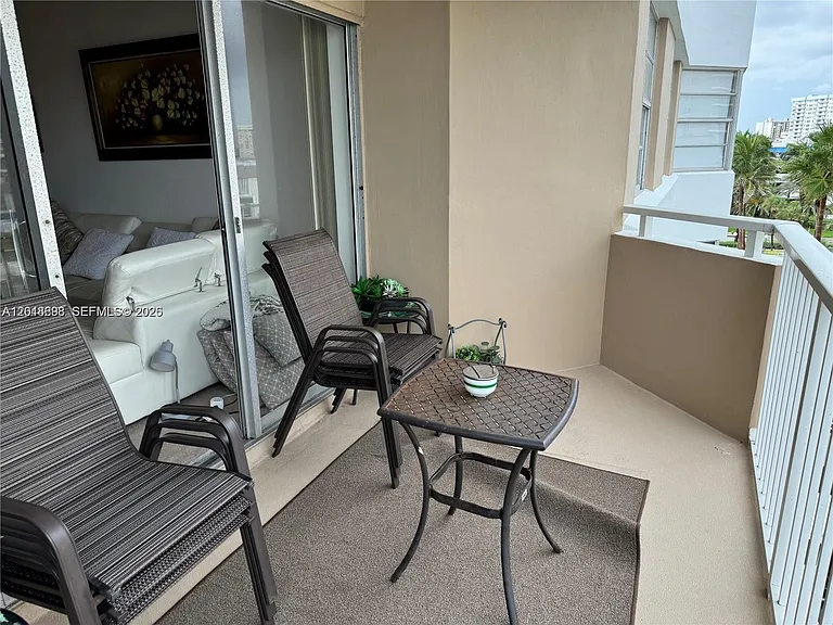 1950 S Ocean Dr #4D — Photo 9