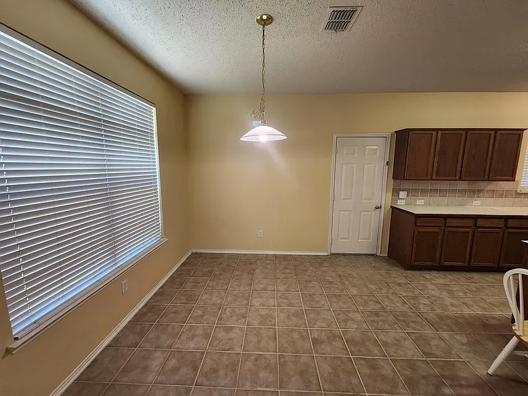 1507 Timber Ridge Dr — Photo 9