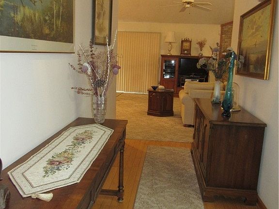 5th image of 101 Old Carriage Dr