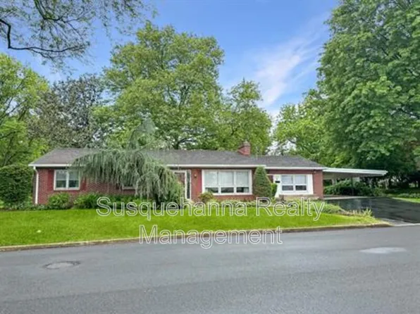 215 Division St, Hummelstown, PA 17036