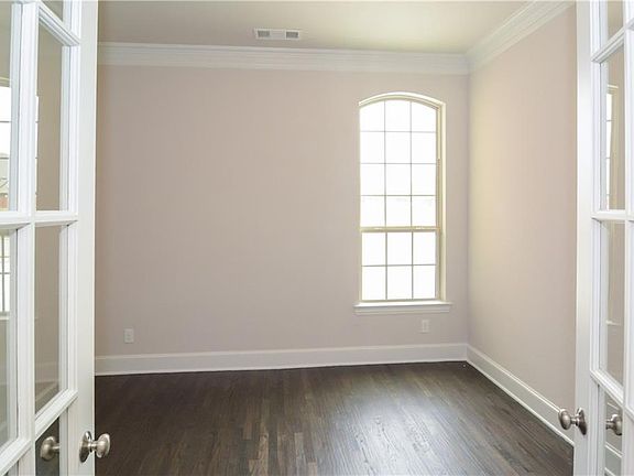 4th image of 3512 Oak Island Ln