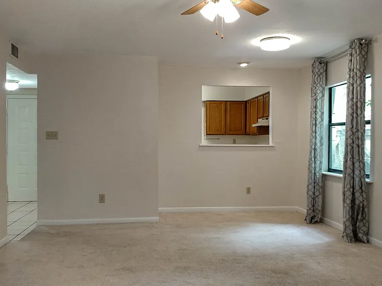 6941 SW 45th Ave — Photo 6