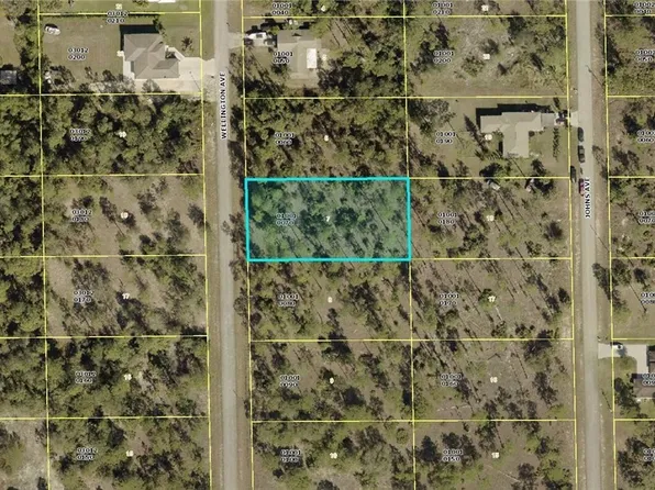 410 Wellington Ave, Lehigh Acres, FL 33972