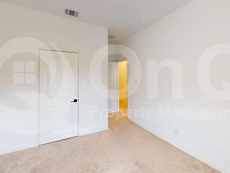 7506 Edgeware Rd — Photo 16