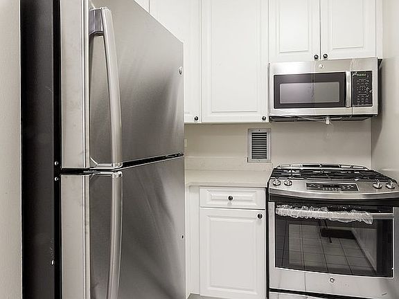 5th image of 182 E 95th St APT 22K