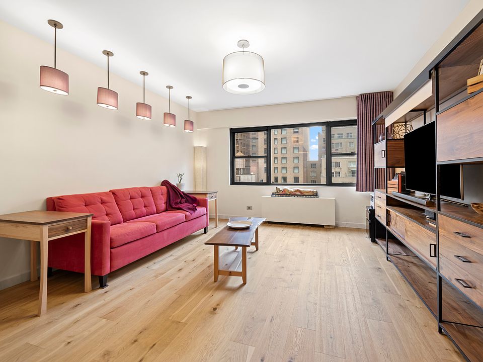 1st image of 58 W 58th St APT 15B