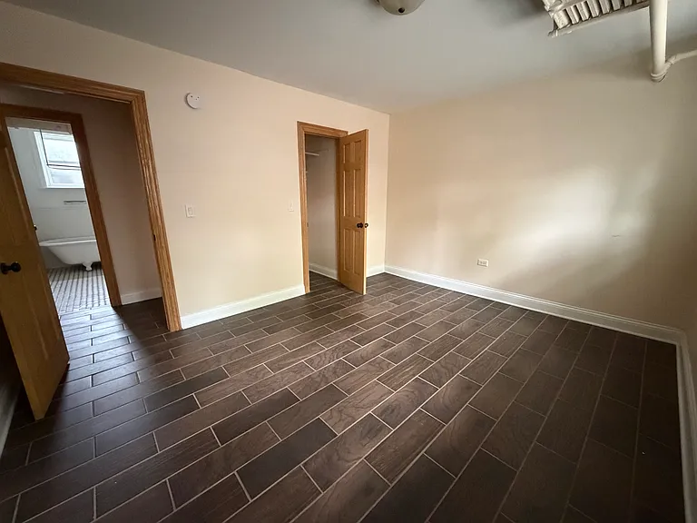 2611 N Albany Ave #BASEMENT — Photo 10