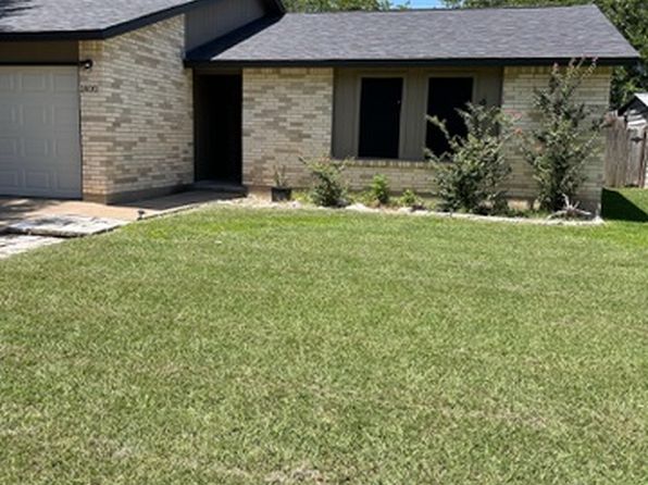 1400 Troy Ln