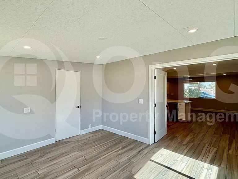 1228 W 5th St #1 — Photo 17