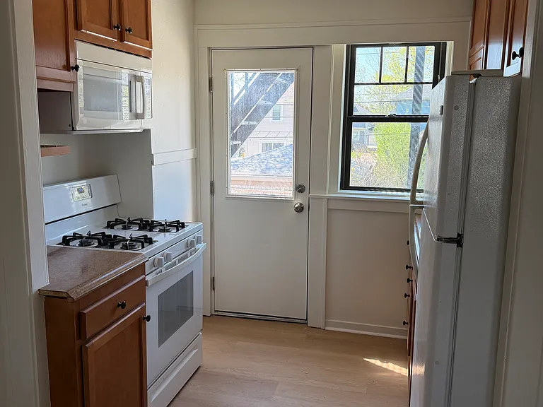 1060 Kenmore Ave #5 — Photo 7