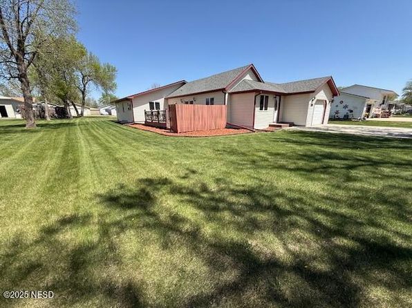 1311 E Kemp Ave, Watertown, SD 57201