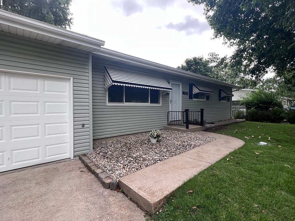 Cute fully remodeled home with great location!!