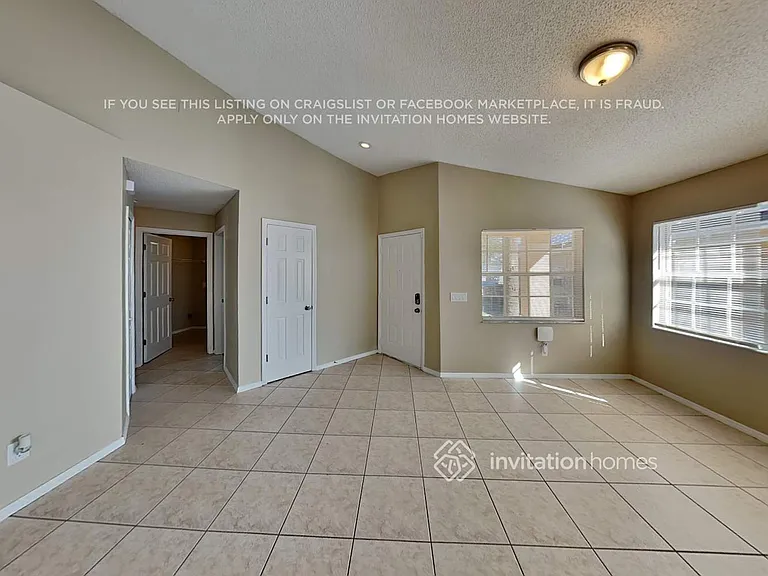 1734 Bridgeview Cir — Photo 4