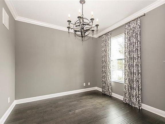 4th image of 1008 Vinsetta Cir