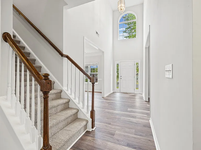 2704 Piersland Dr — Photo 3