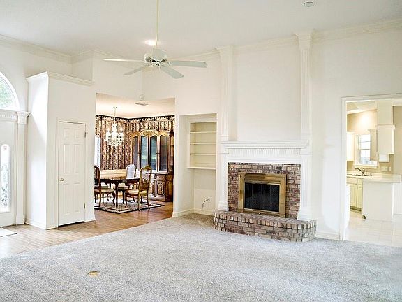 3rd image of 1110 Lonnie Dr