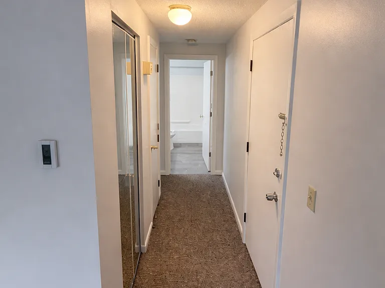 E3 - Hallway