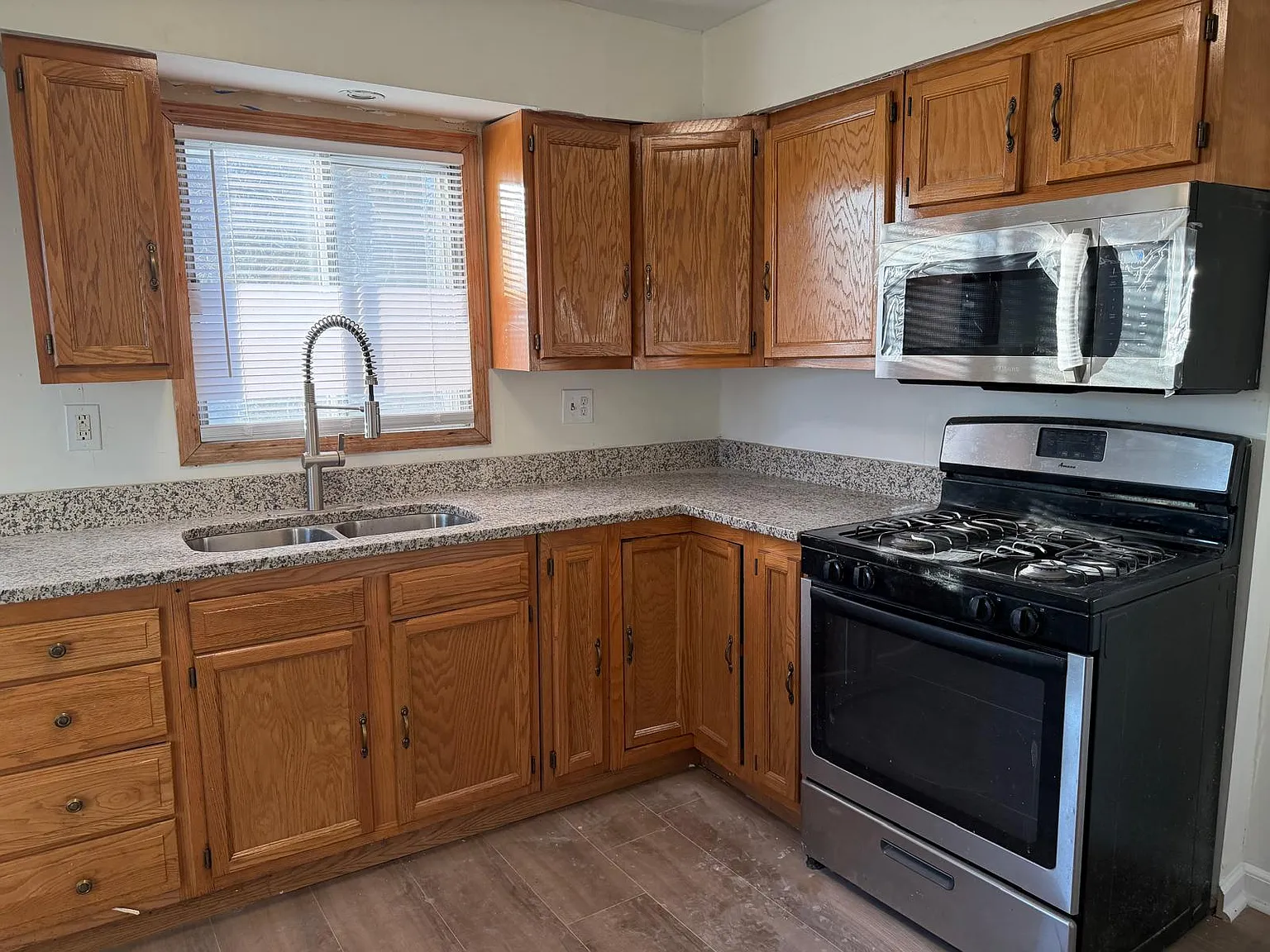 3 bed, 1524 sqft, $1,700 — Photo 2