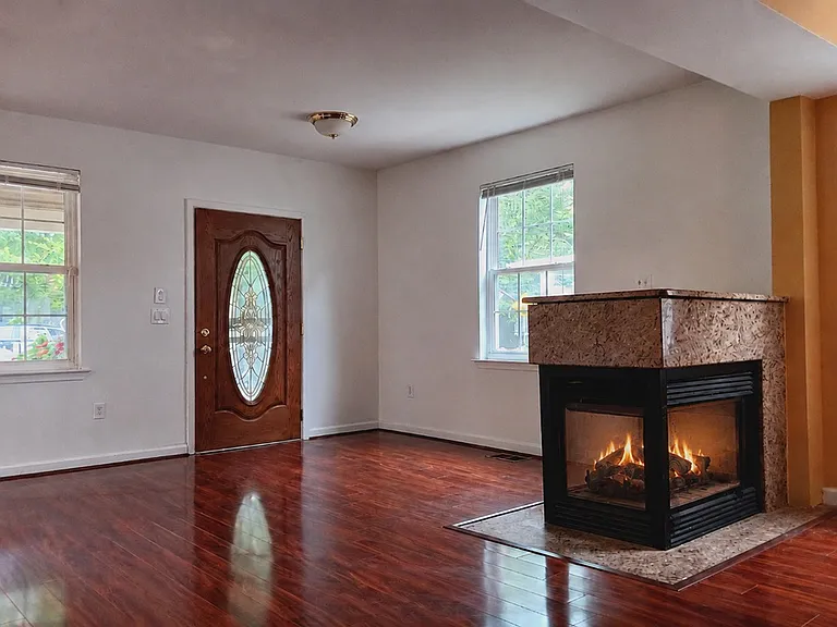 2603 Hamlin St NE — Photo 4