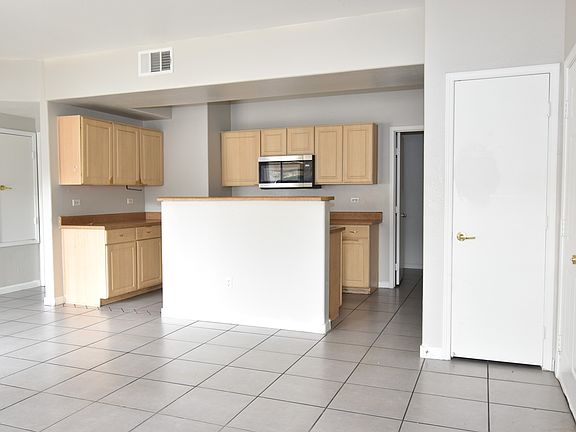 5th image of 8250 N Grand Canyon Dr Unit 1053